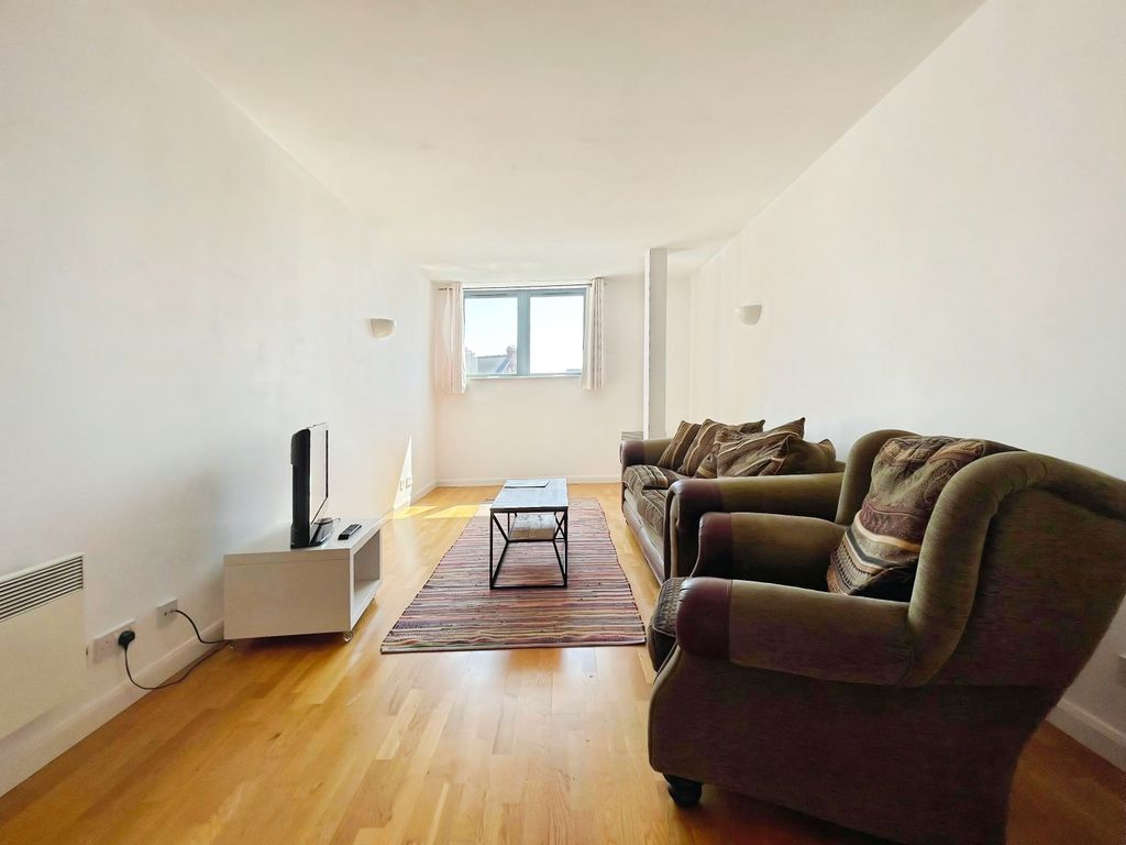 Property photo 2 of 11