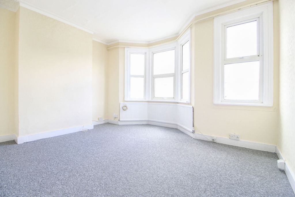 Property photo 2 of 11 Gallery