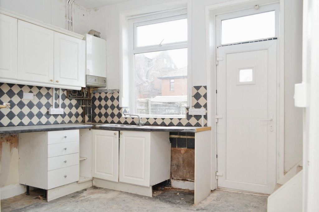 Property photo 3 of 8 Kitchen Diner