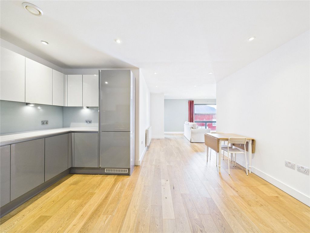 Property photo 2 of 16 Picture No. 10