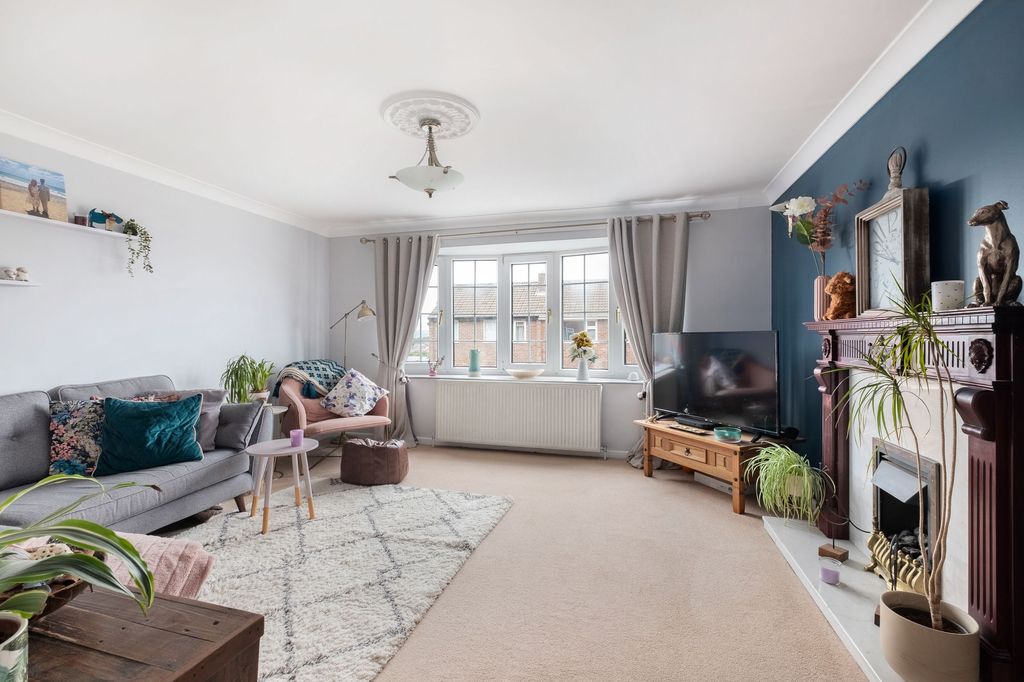 Property photo 3 of 22