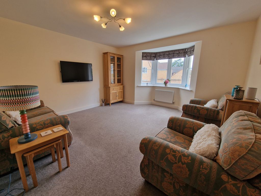 Property photo 3 of 23 Sitting Room