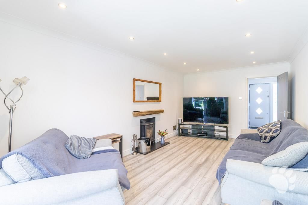 Property photo 2 of 25 Lounge