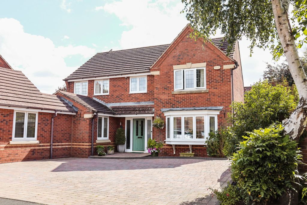 Property photo 1 of 39