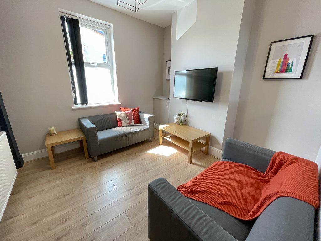 Property photo 1 of 9 34Wedgewood6