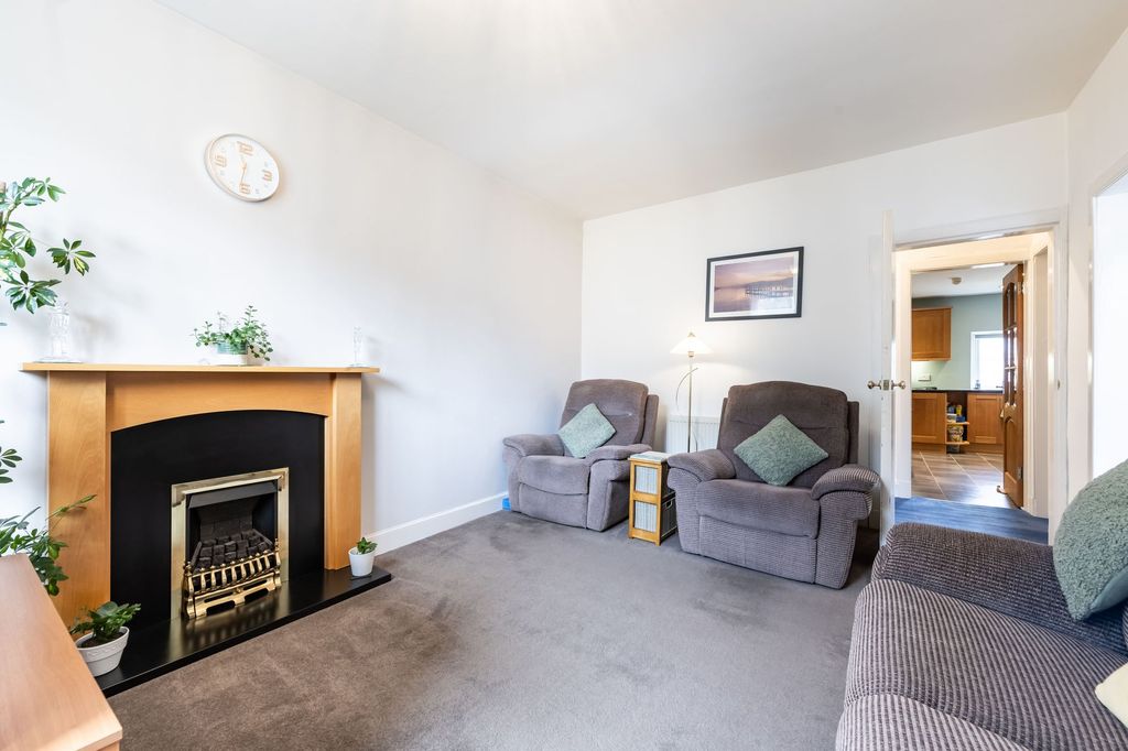 Property photo 2 of 30