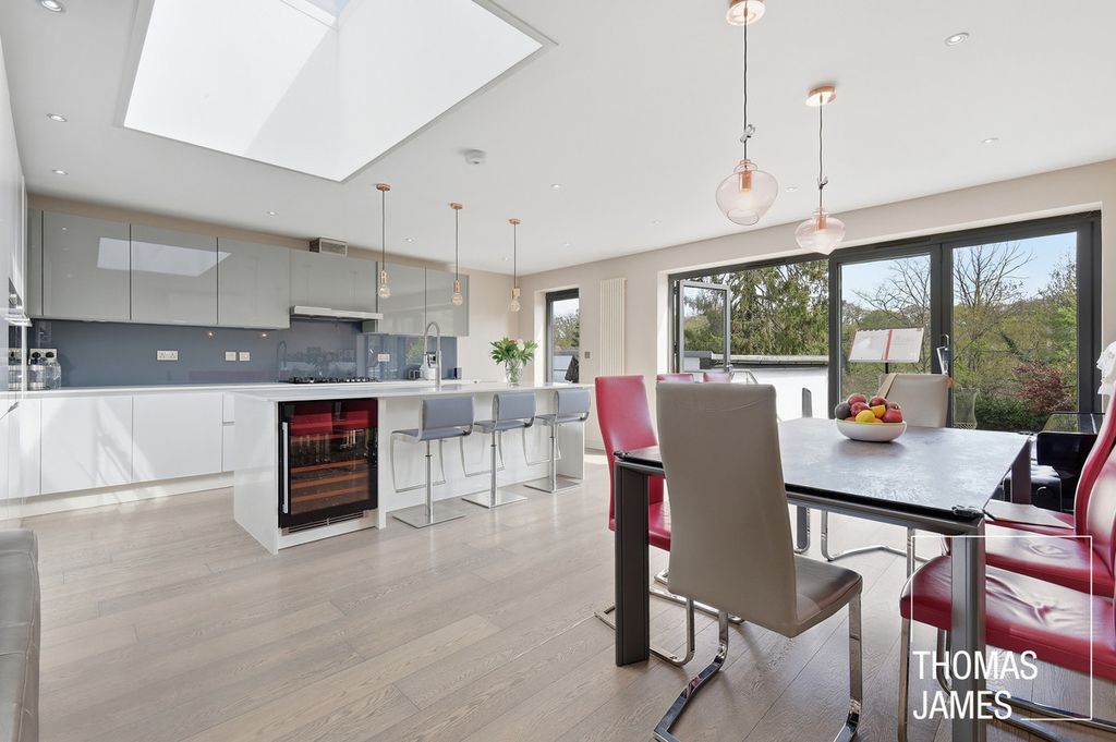 Property photo 3 of 29