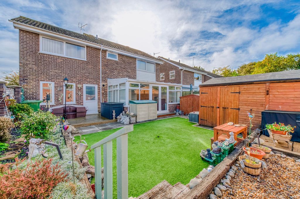 Property photo 2 of 20