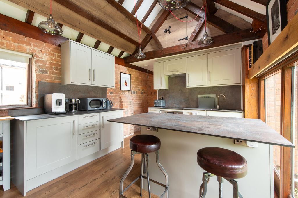 Additional image 25 of 11 bed farm for saleKings Lane, Snitterfield, Stratford-Upon-Avon, Warwickshire CV37.