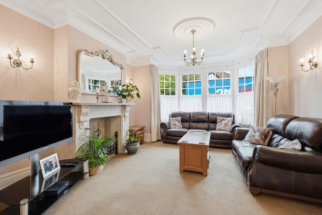 Property photo 3 of 21