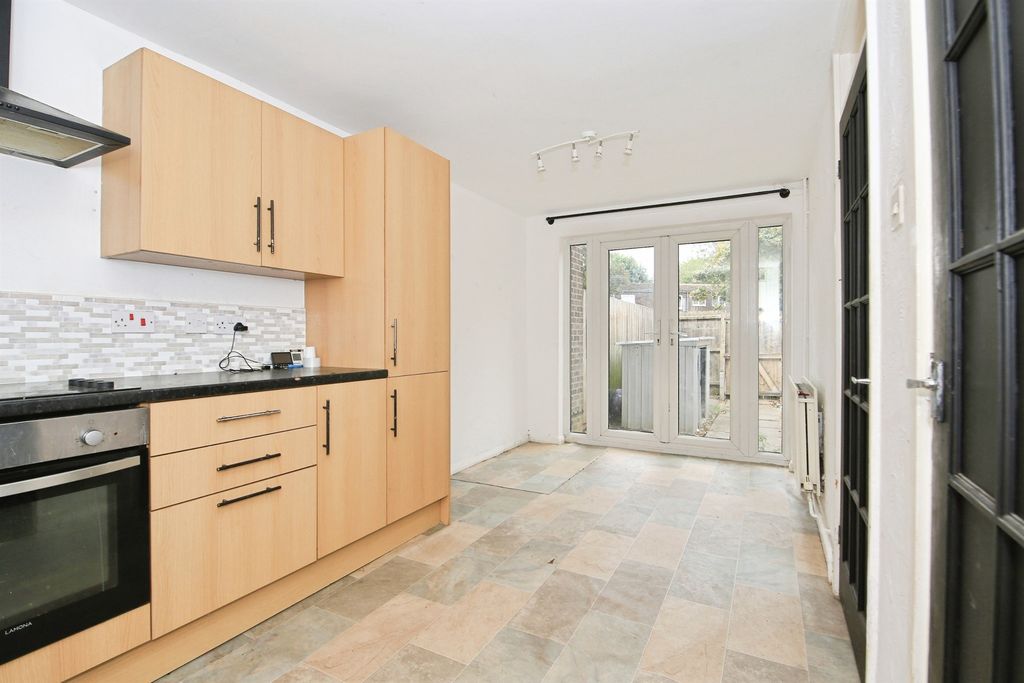 Property photo 3 of 14