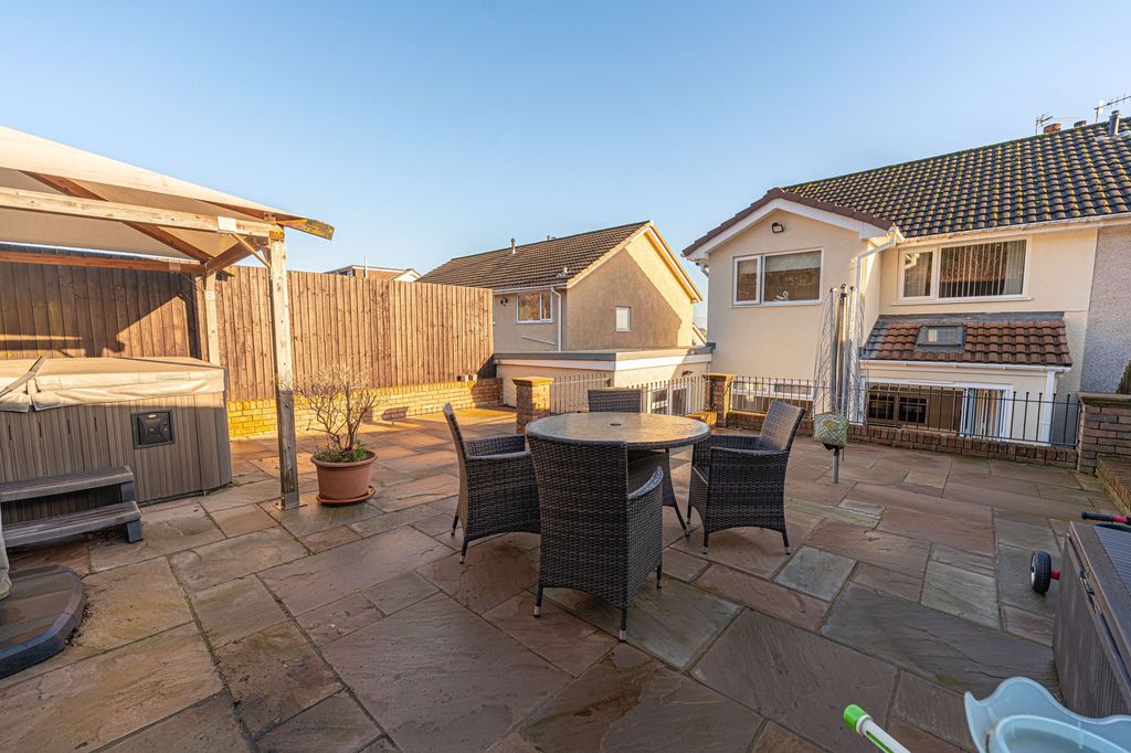 Property photo 2 of 30