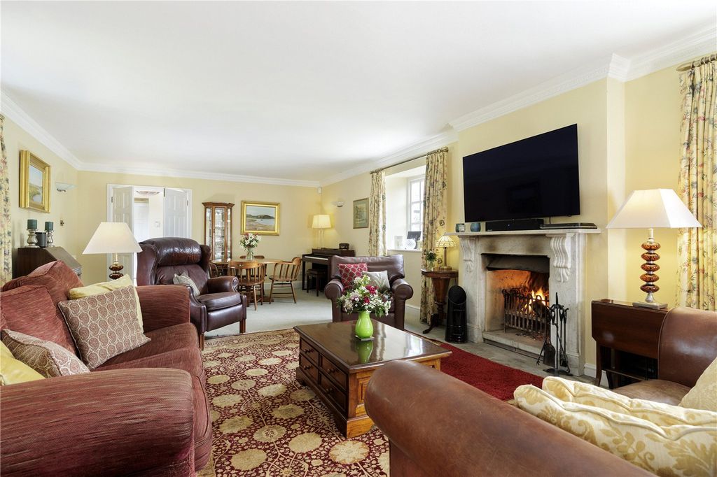 Property photo 3 of 17 Drawing Room