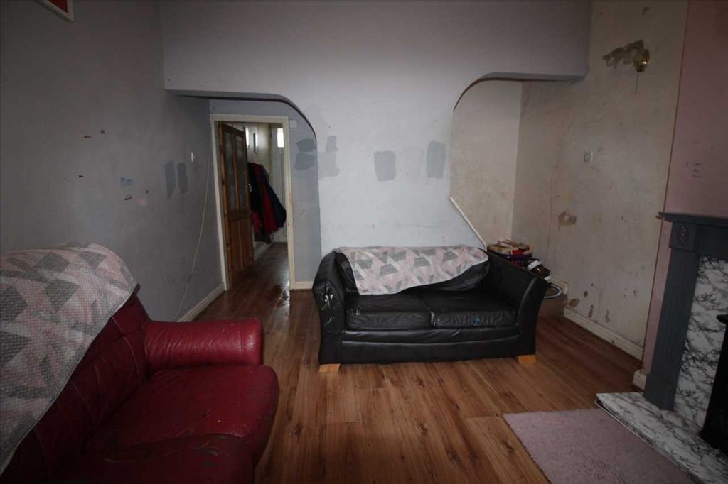 Property photo 3 of 8