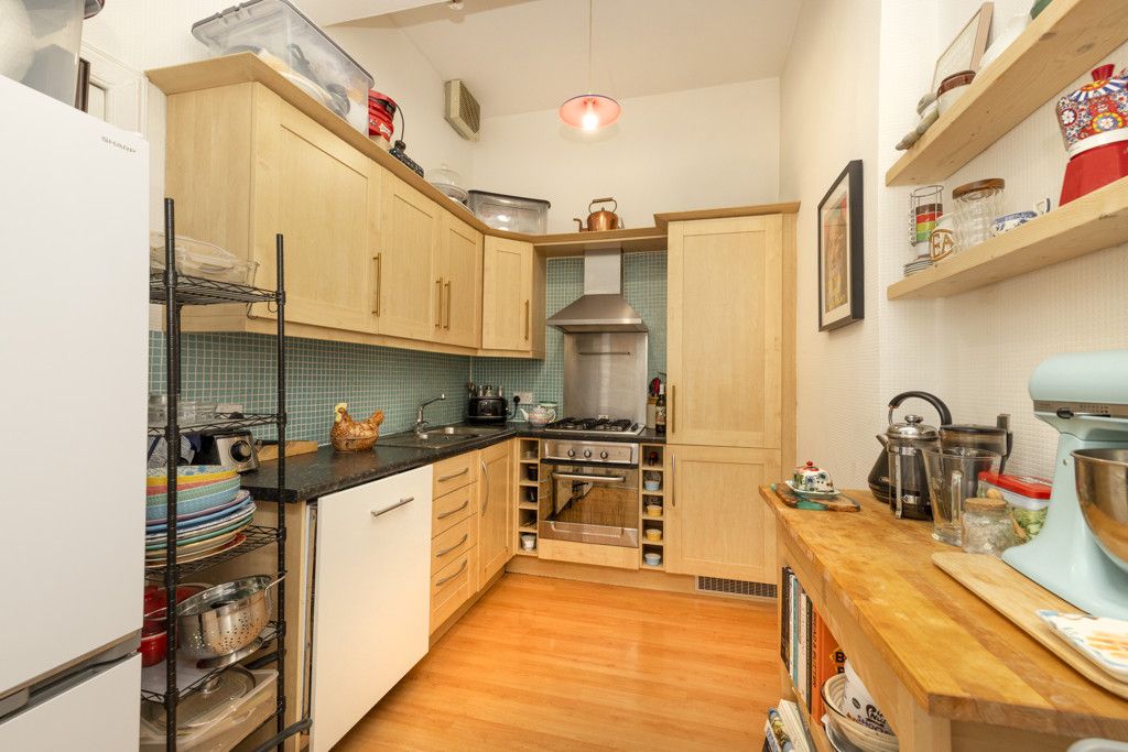 Property photo 3 of 27