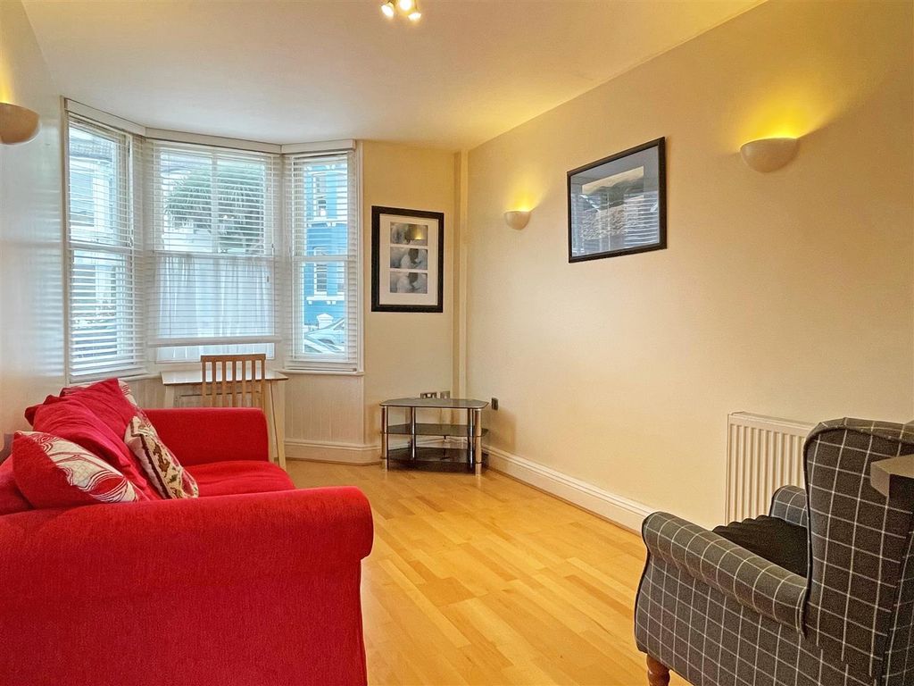 Property photo 3 of 7 Loua.Jpg