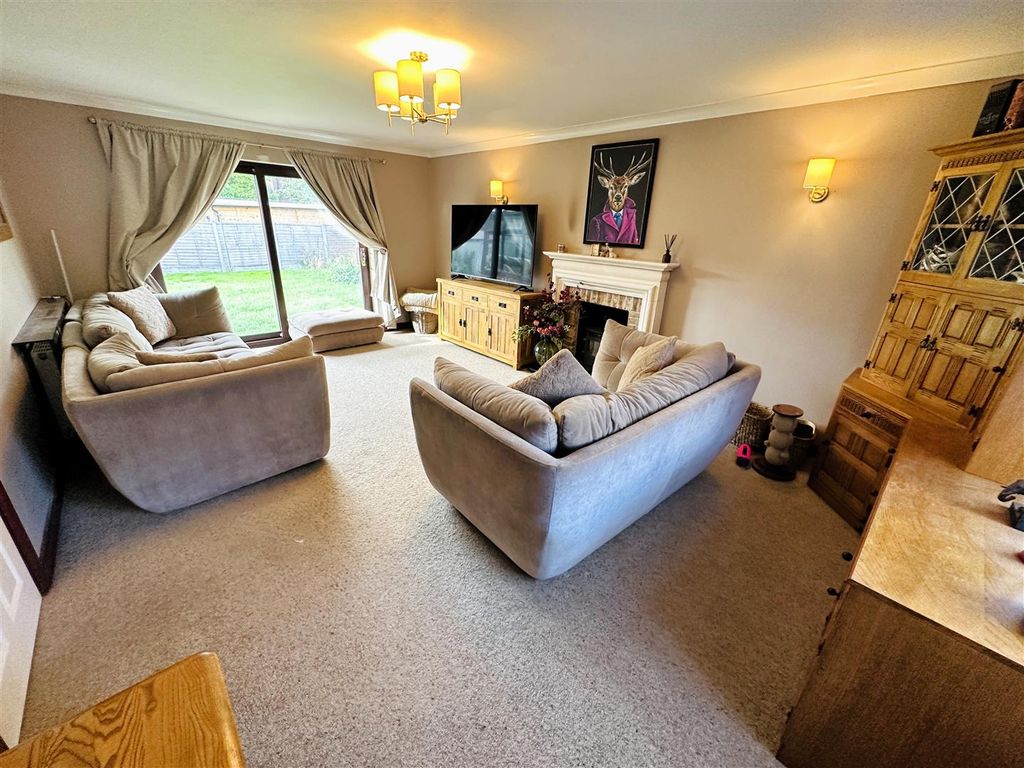 Property photo 2 of 28