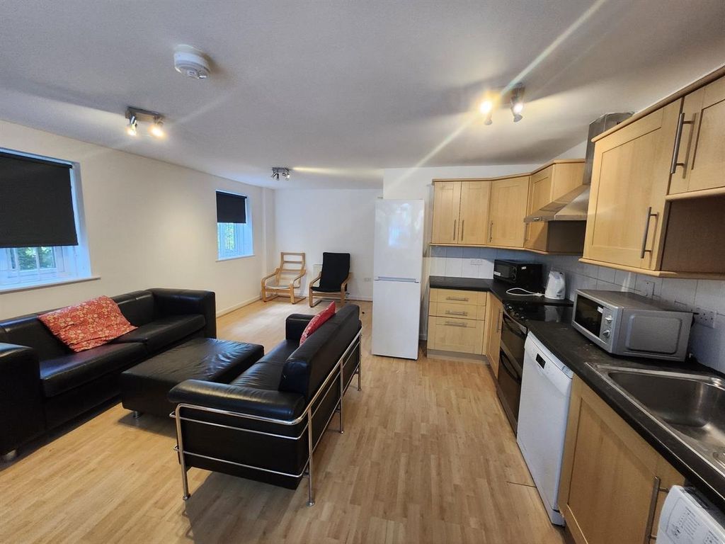 Property photo 3 of 11 Bright Open-Plan Living Area With Comfortable Seat...