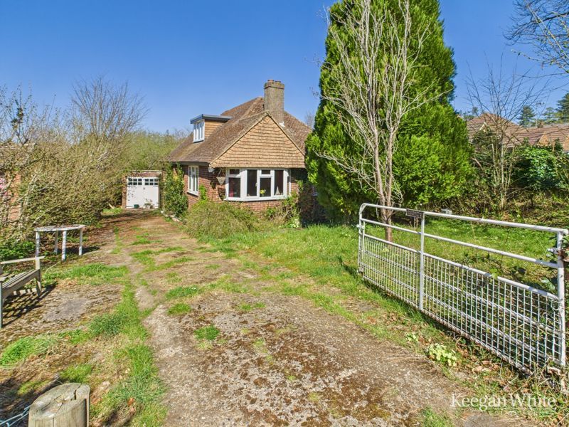 Property photo 1 of 12 Photo 4