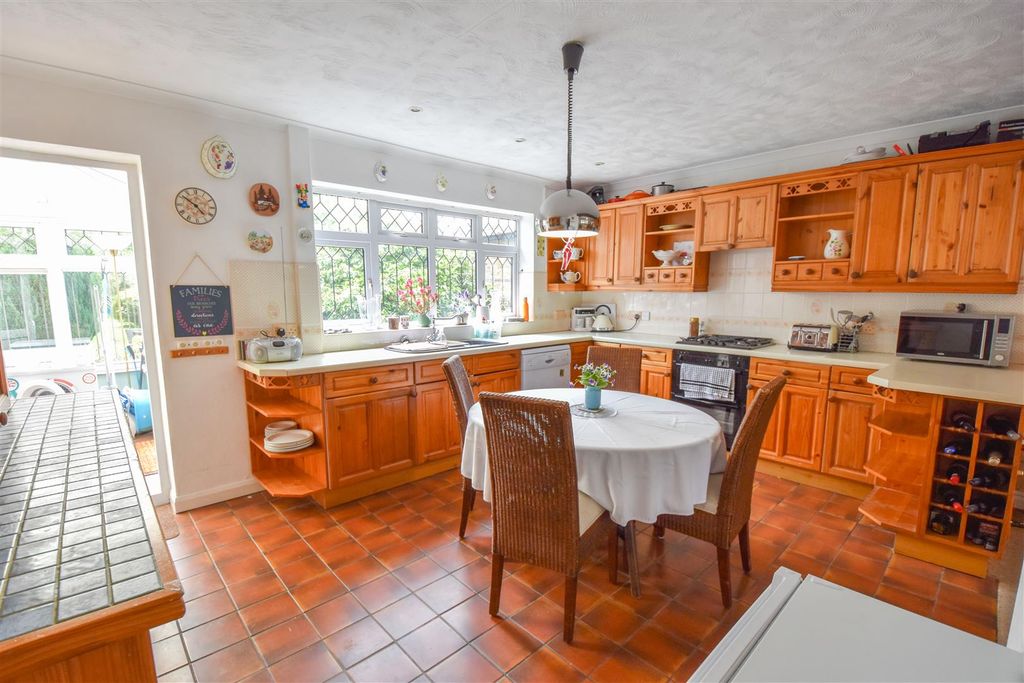 Additional image 11 of 3 bed detached house for saleFrog Street, Kelvedon Hatch, Brentwood CM15