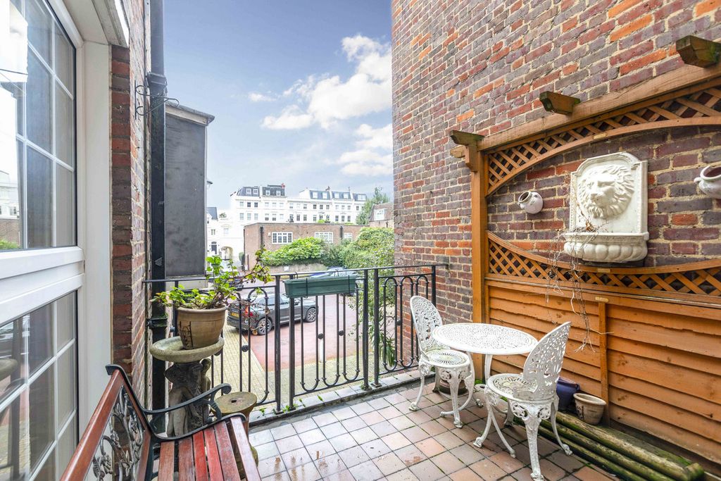 Property photo 3 of 14