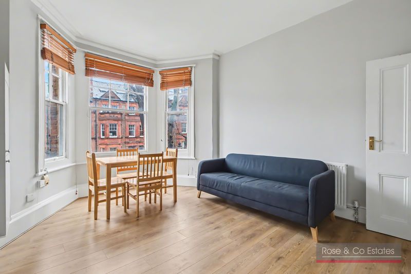 Property photo 2 of 8 Photo 4