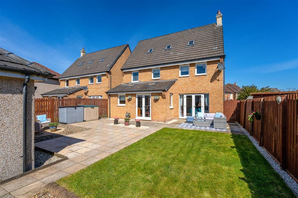 Property photo 2 of 30
