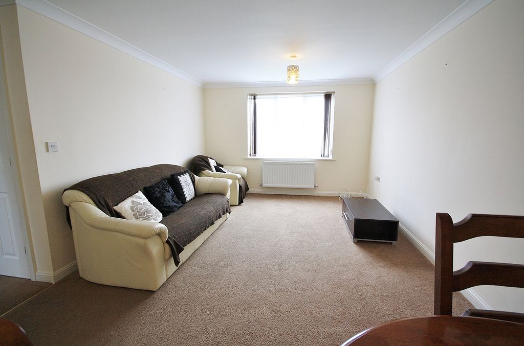 Property photo 3 of 8 Living Room