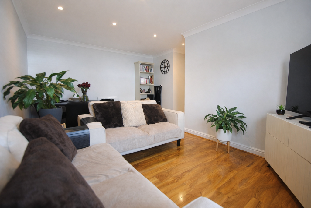 Property photo 2 of 10 D259Bdb1-5897-4Df3-856C-Ca8C76B27852