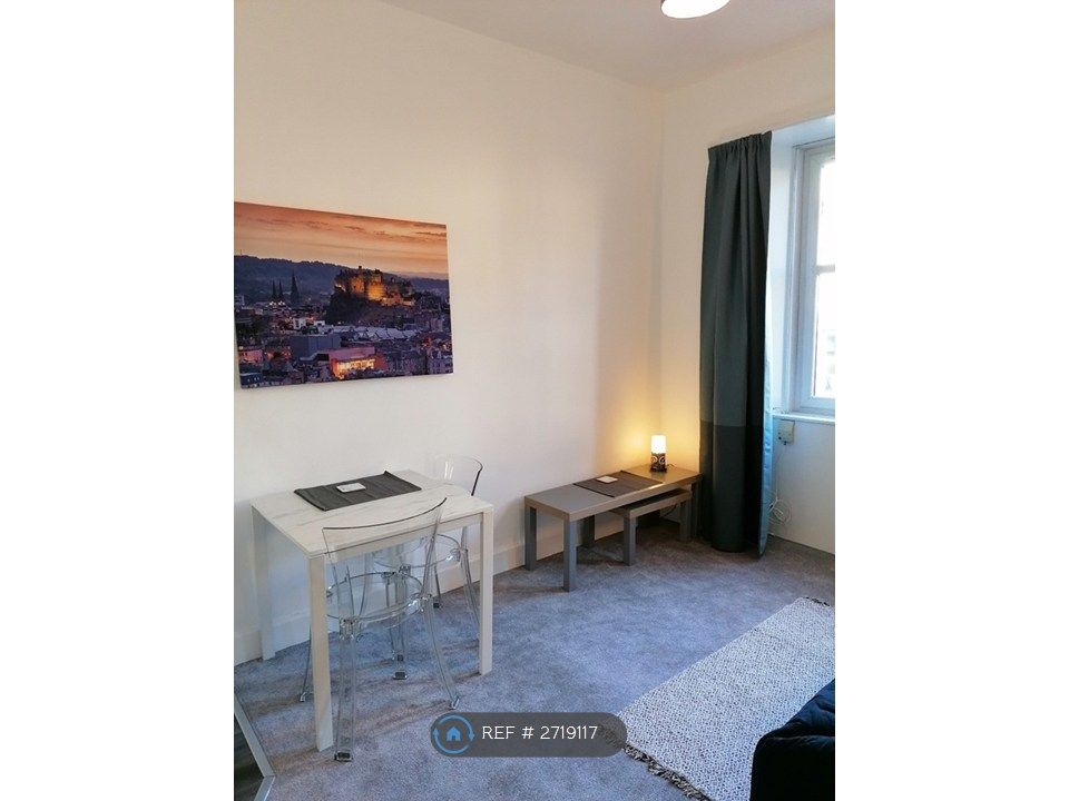 Property photo 2 of 10 Lounge (2)