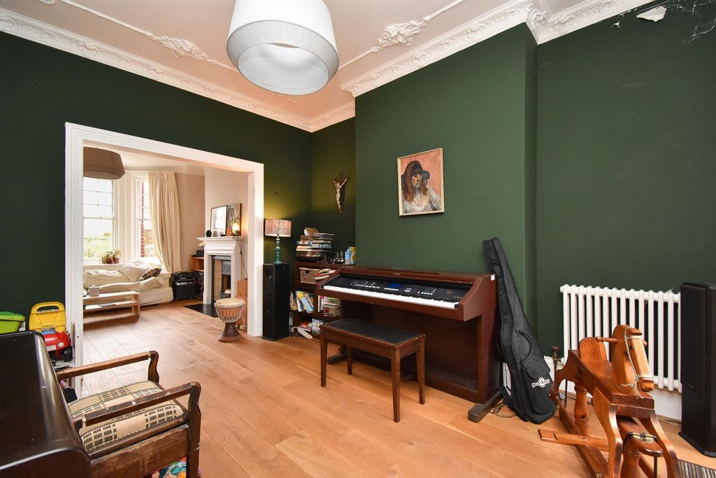 Property photo 2 of 26 Living Room