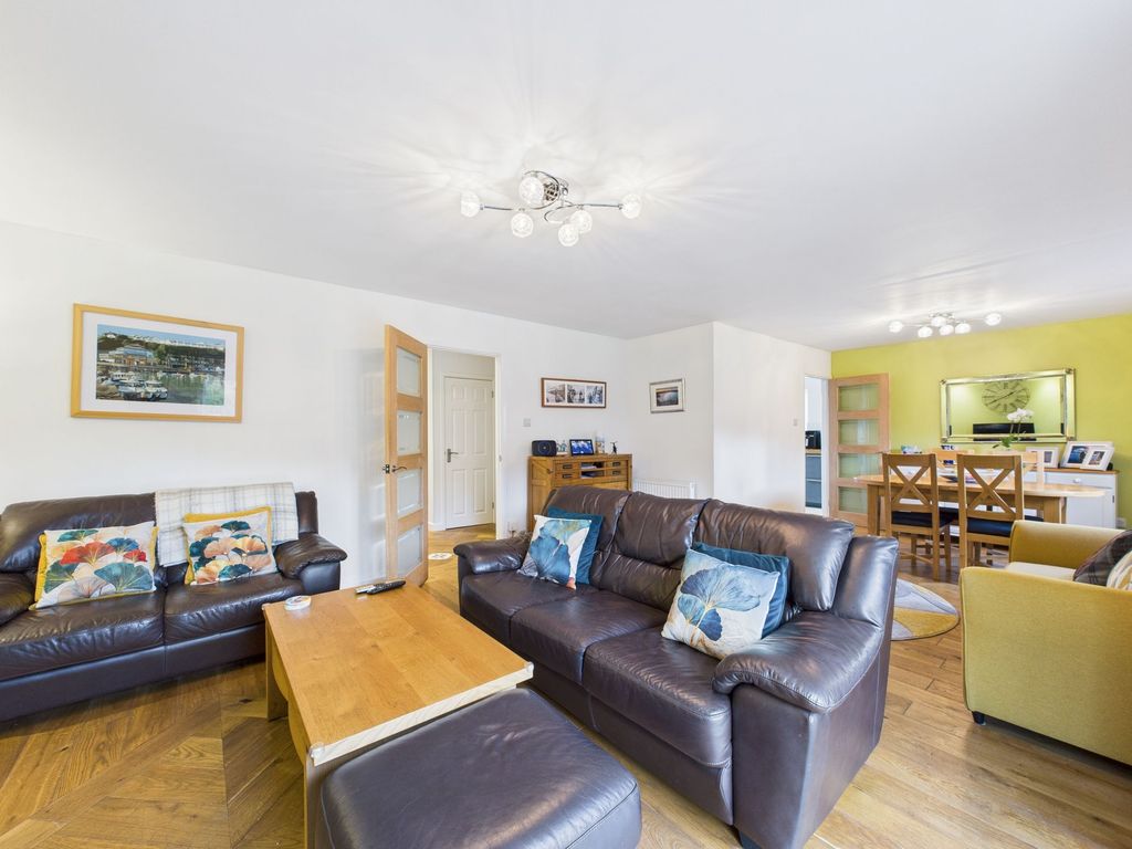 Property photo 2 of 26 Lounge