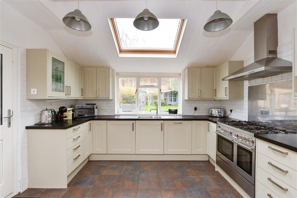 Property photo 3 of 22 Kitchen/Diner