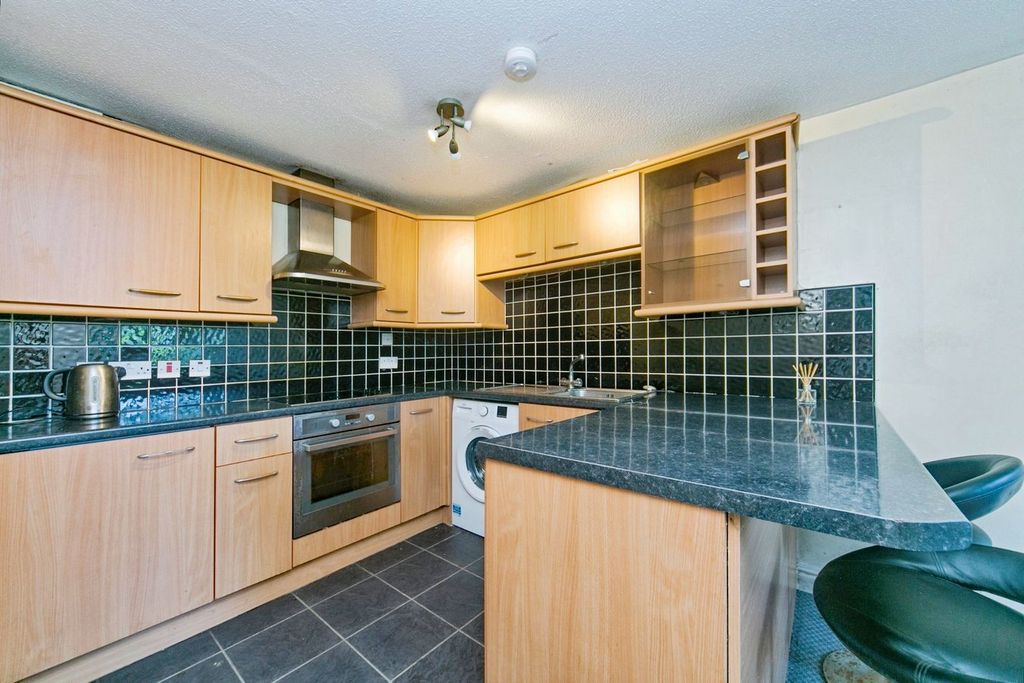 Property photo 3 of 12