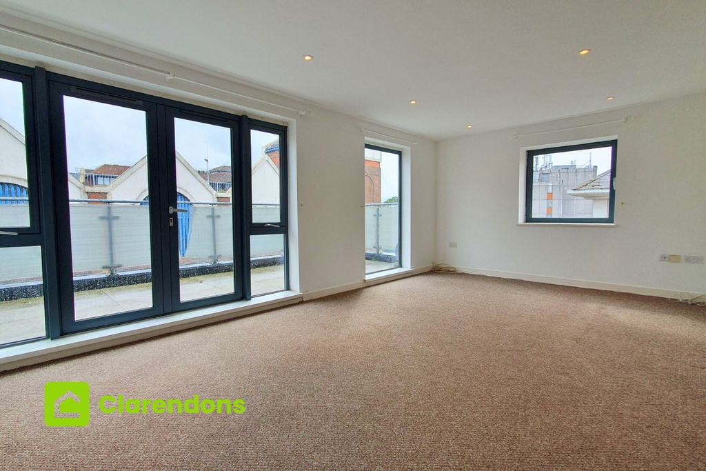 Property photo 2 of 11 7