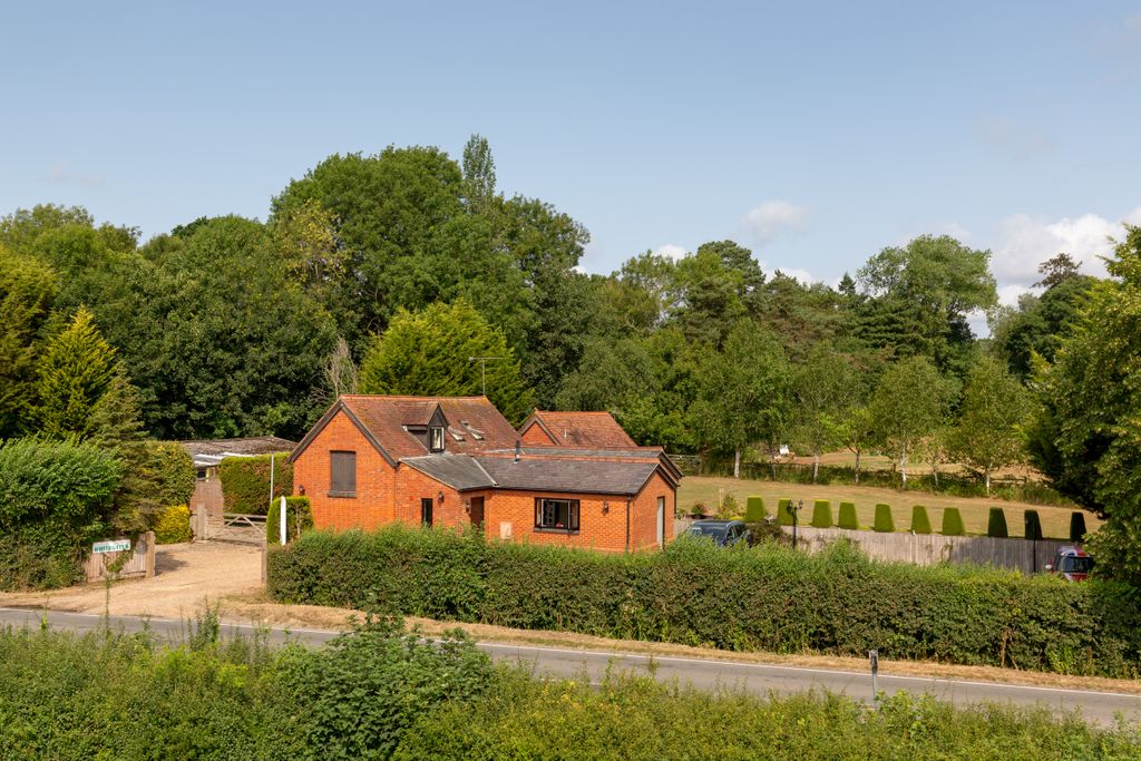 Property photo 3 of 24 Picture No. 01