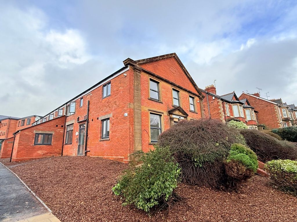 Property photo 1 of 8