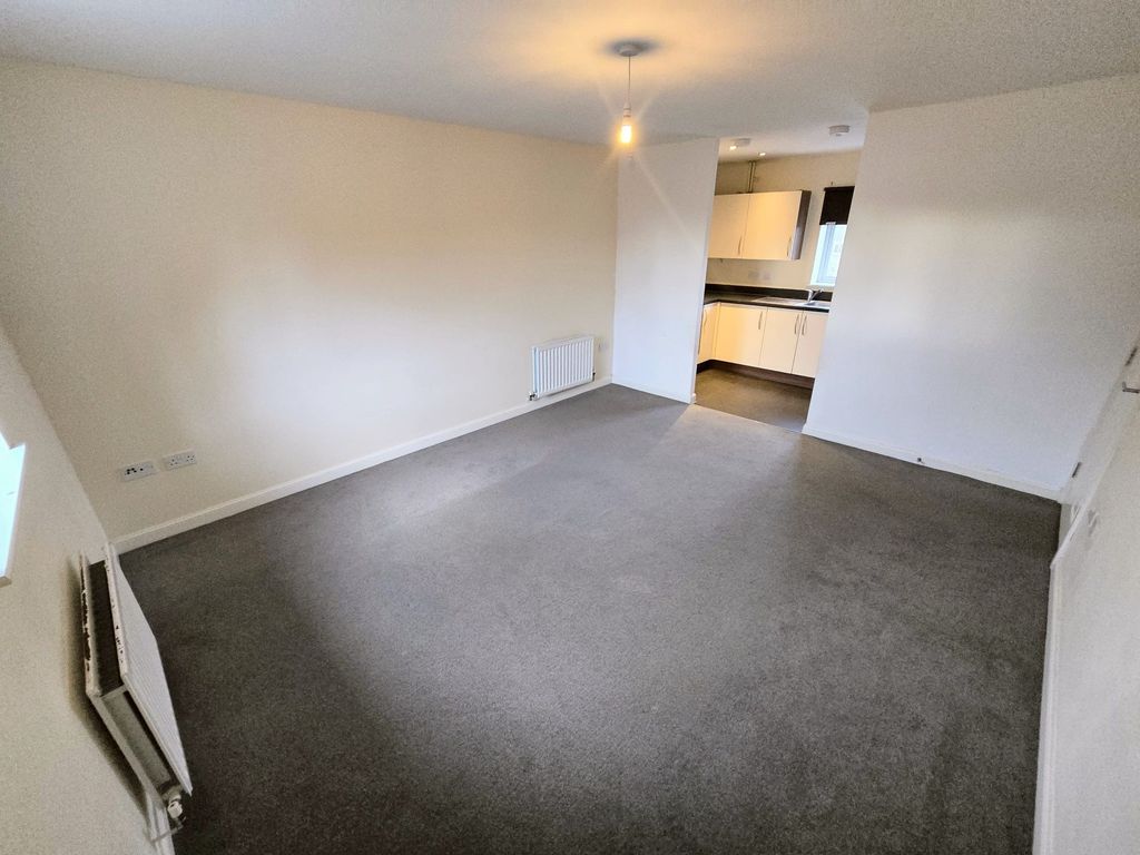 Property photo 3 of 11 Lounge B