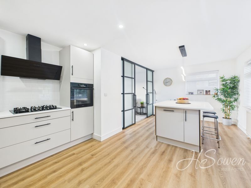 Property photo 3 of 18 Photo 6