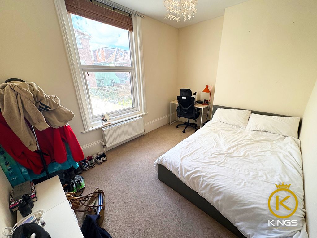 Property photo 3 of 9 9