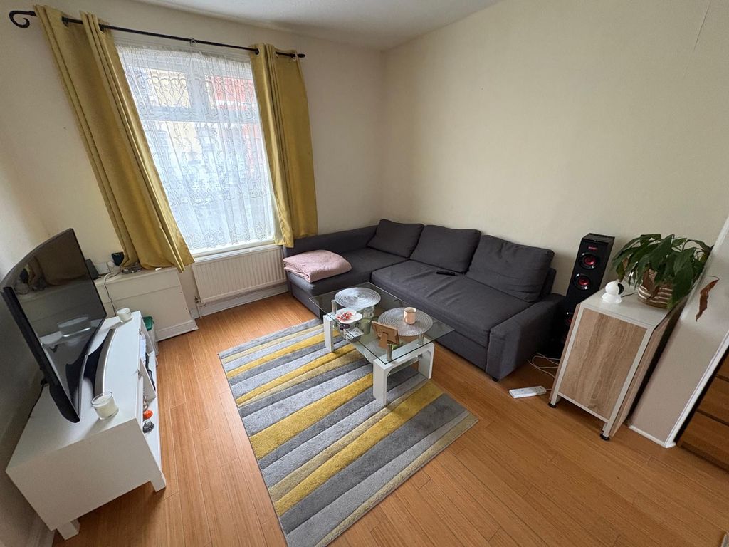 Property photo 2 of 12 Image