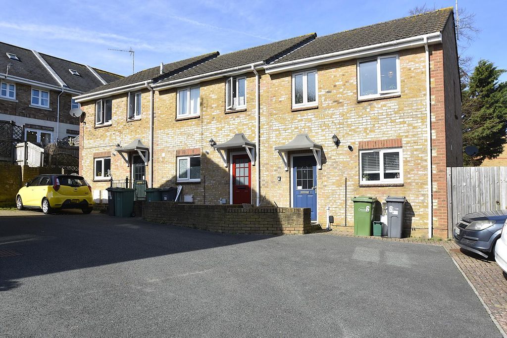 Property photo 1 of 10 Front (Exterior)