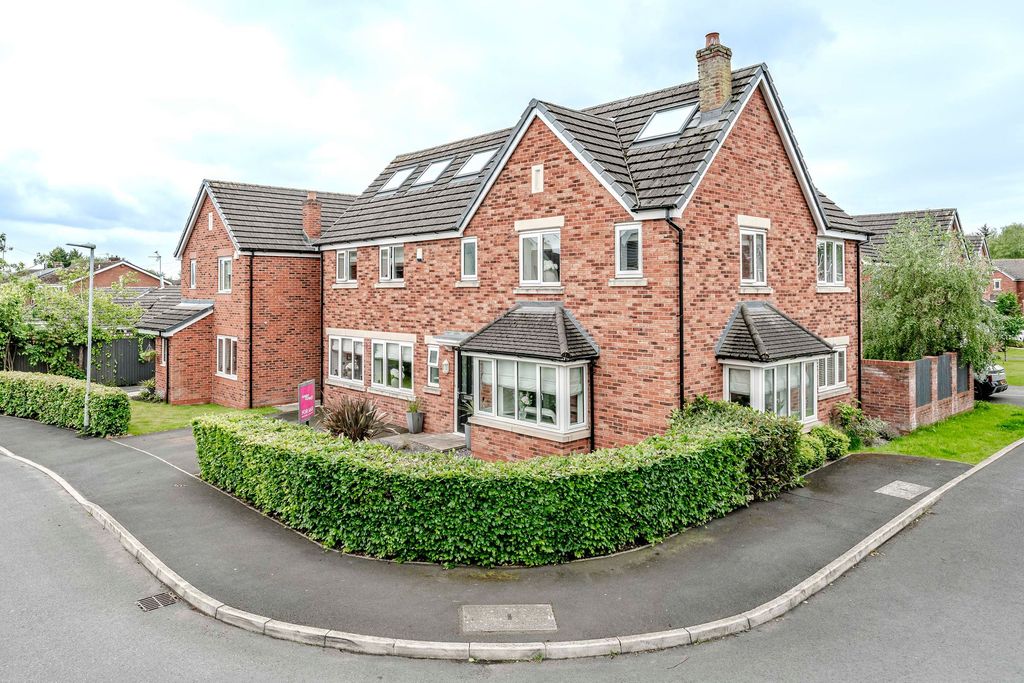 Property photo 1 of 64
