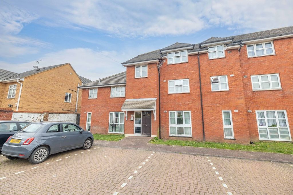 Property photo 1 of 8