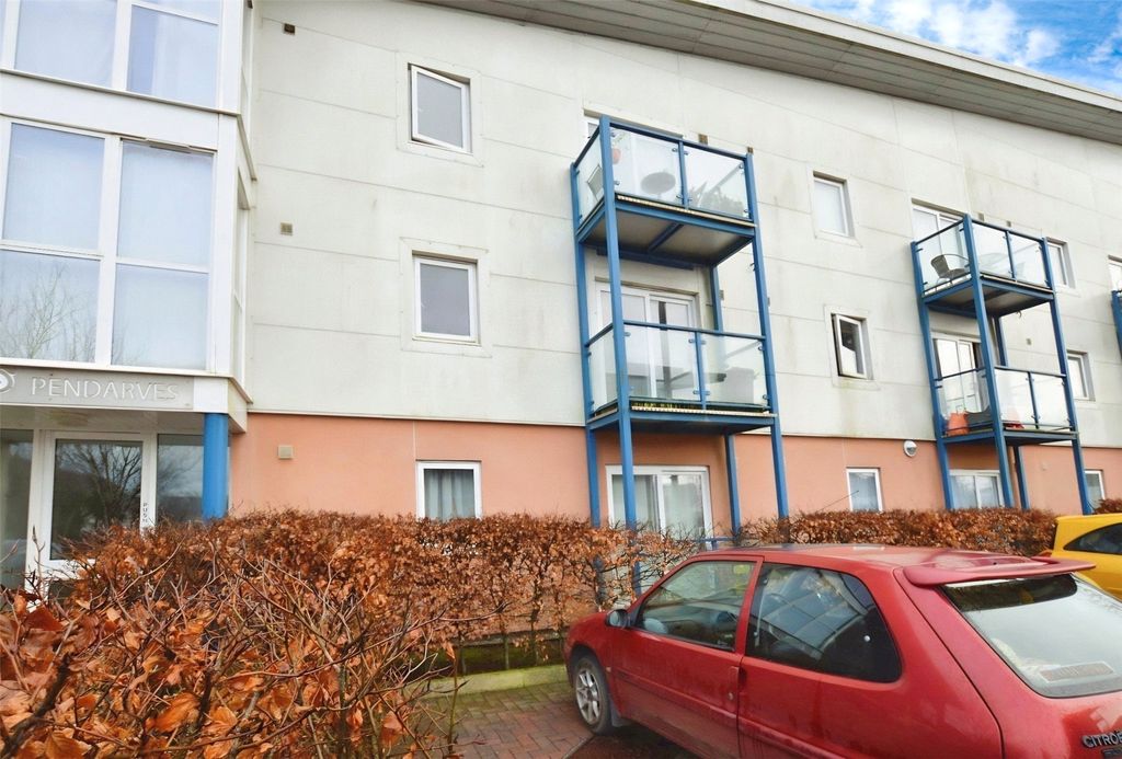 Property photo 2 of 8 Picture No. 12