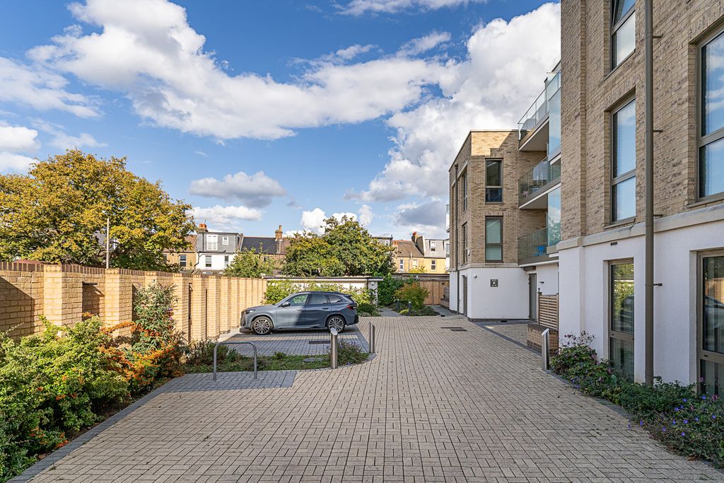 Property photo 2 of 19