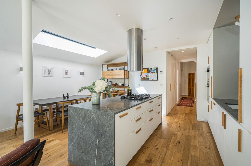 Property photo 3 of 23 1345491-18-68B063...