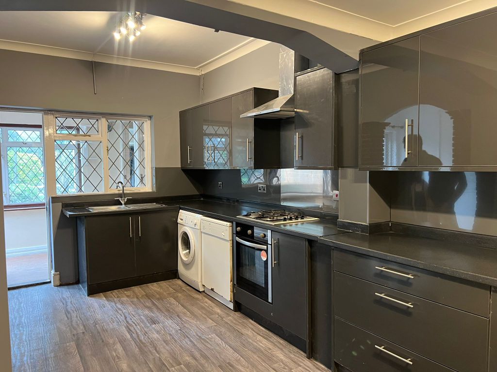 Property photo 1 of 33