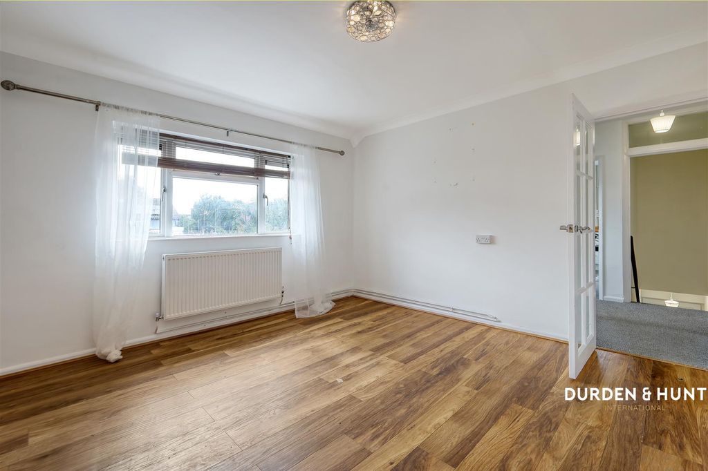 Property photo 3 of 16 Daniell Drive