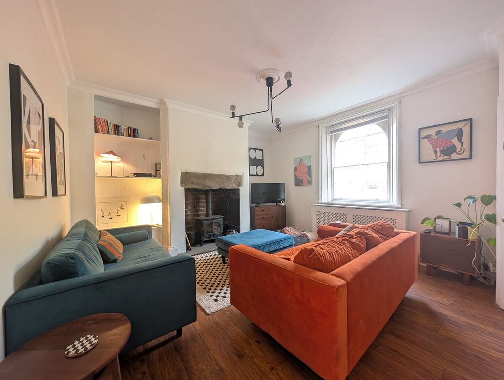 Property photo 2 of 19